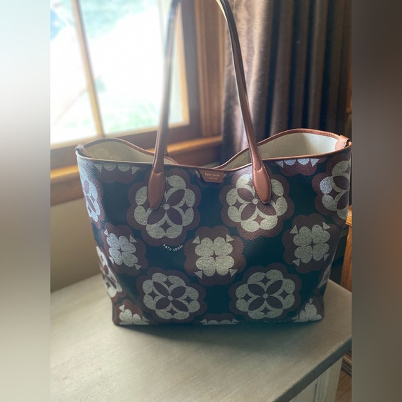 🔥NWT Kate Spade ♠️ Flower Monogram Sutton Oversized Tote Black/Brown w/Pouch - Picture 2 of 15